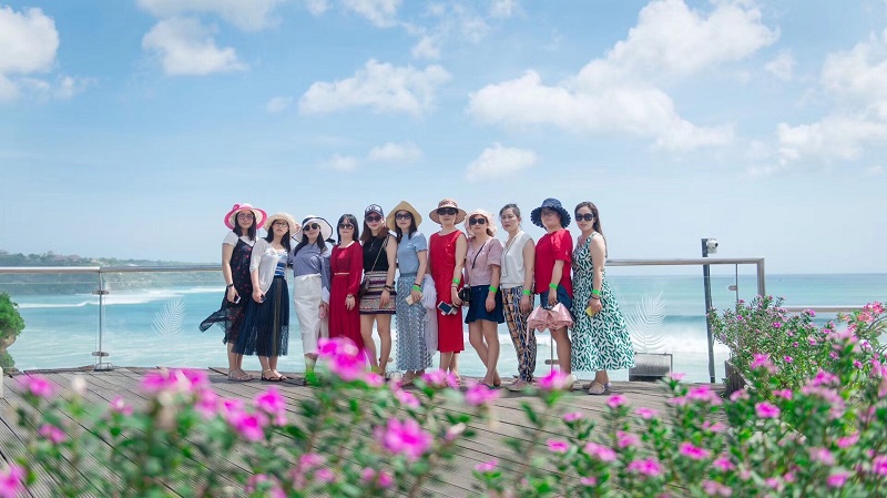 員工出游 (1).jpg