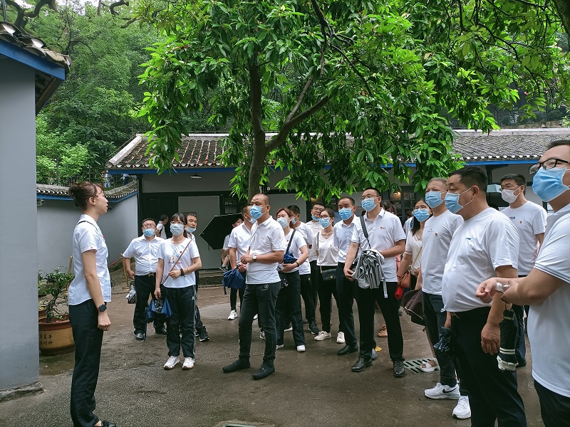 追尋紅色足跡 傳承紅色精神(圖2)