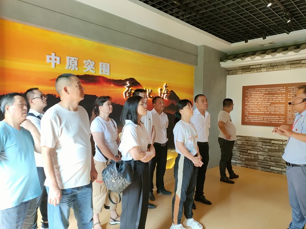 緬懷革命先烈 傳承革命精神(圖2)